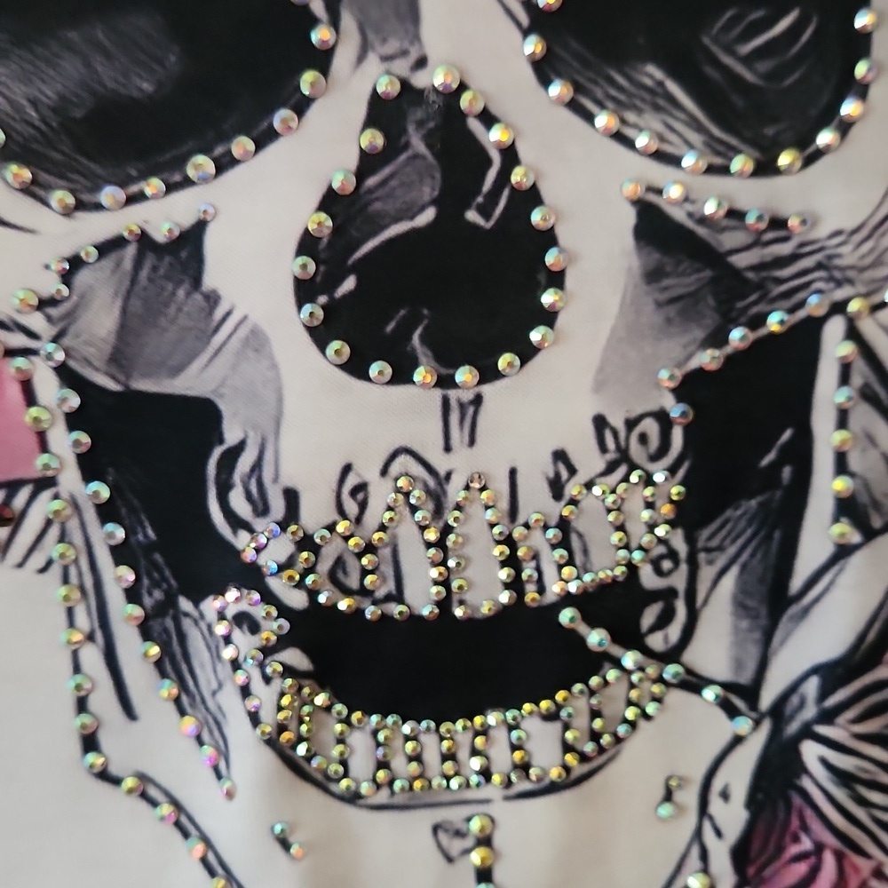 Nwot! Custom diamond tshirt skulls
